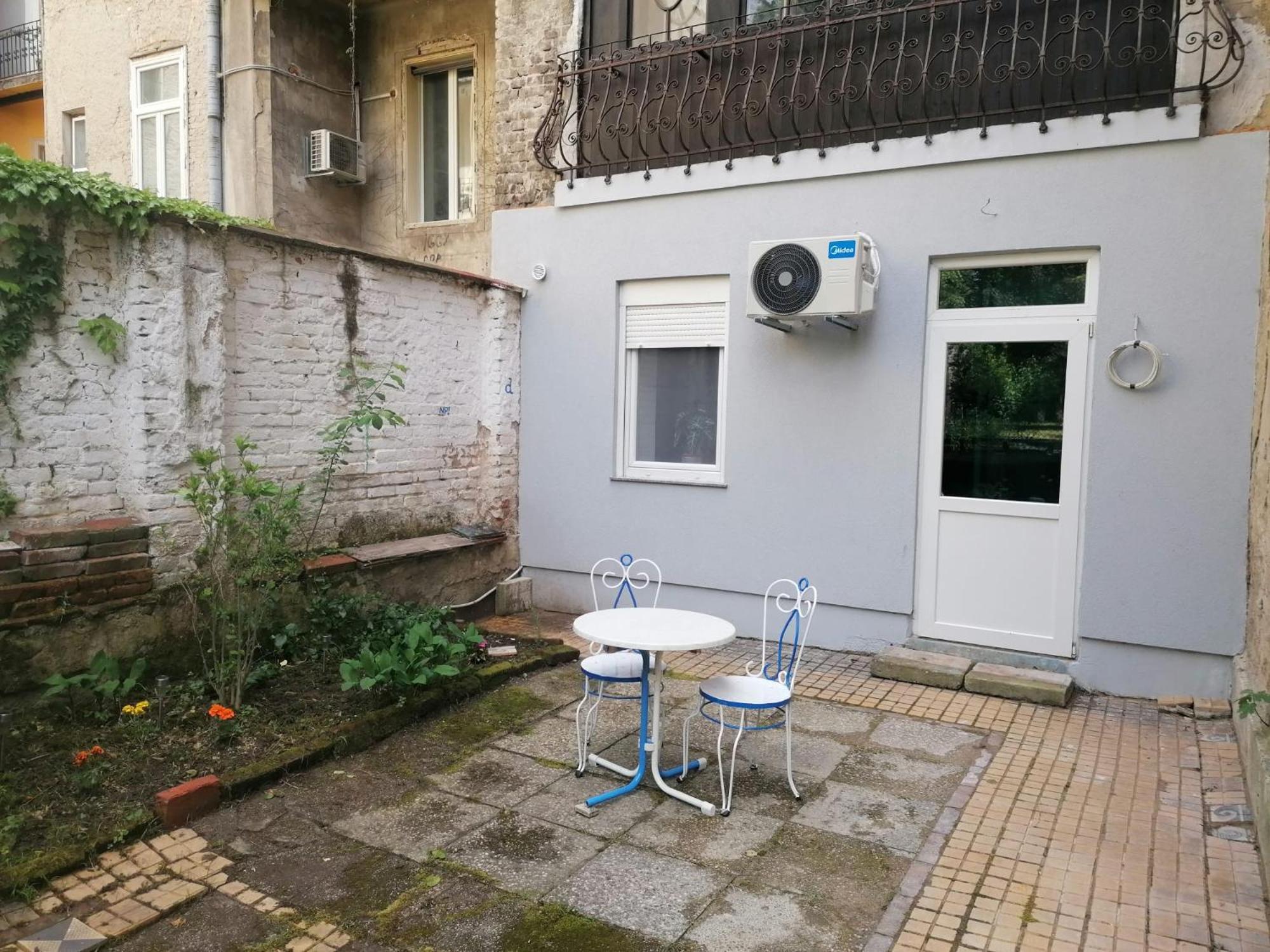Zagreb 2 Botanical Garden Budget Apartment Exteriör bild
